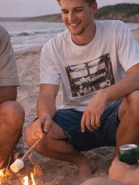 Abercrombie & Fitch White Short-Sleeve Graphic Tee